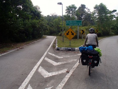 The bike lane into KL… what a (relative) pleasure it was to cycle into a city with this sort of protection.